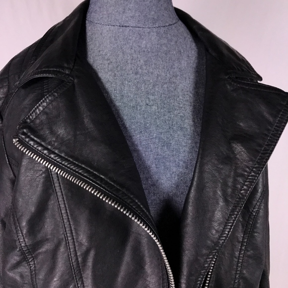 Forever 21 Size M  Black Jacket Vegan Leather - Picture 2 of 8